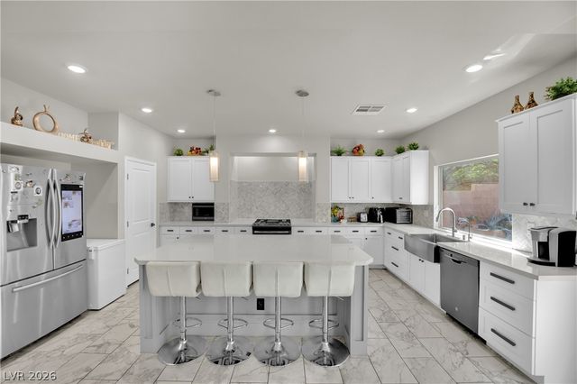 8373 Bartholomew Park Court, Las Vegas, NV 89139