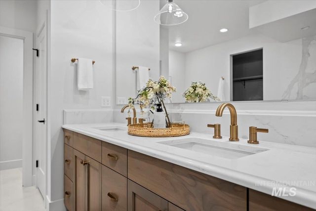 L14 B1 Midberry Ct, Nampa, ID 83687