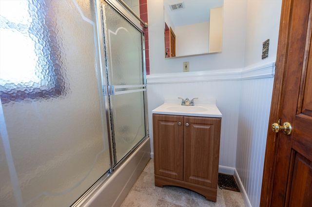 87 Independence Ave 2, Quincy, MA 02169