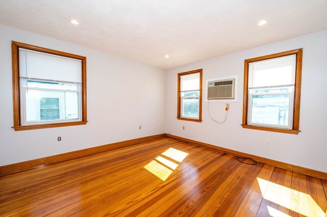 87 Independence Ave 2, Quincy, MA 02169