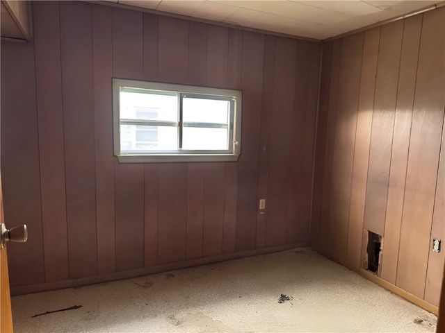 1111 Pollock Ave, New Castle, PA 16101