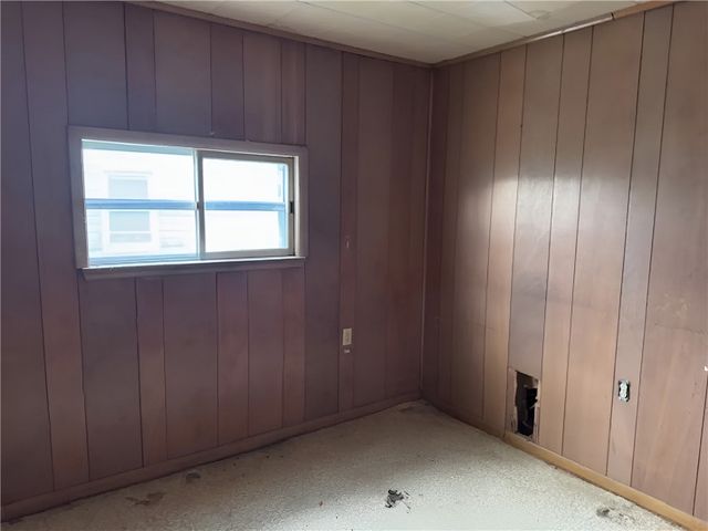 1111 Pollock Ave, New Castle, PA 16101