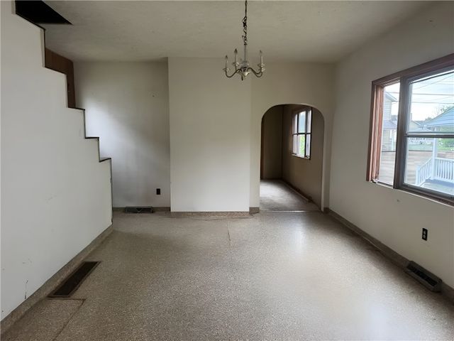 1111 Pollock Ave, New Castle, PA 16101
