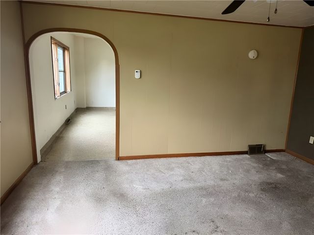 1111 Pollock Ave, New Castle, PA 16101