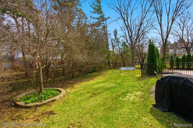 186 Westwood Drive, Bloomfield Hills, MI 48301