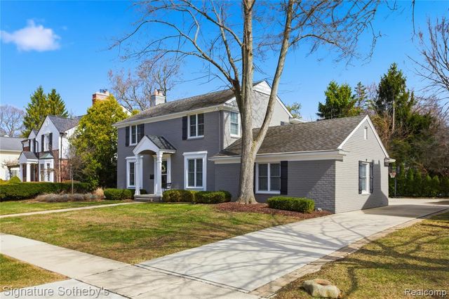 186 Westwood Drive, Bloomfield Hills, MI 48301