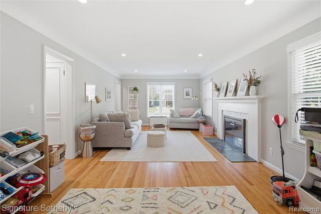 186 Westwood Drive, Bloomfield Hills, MI 48301