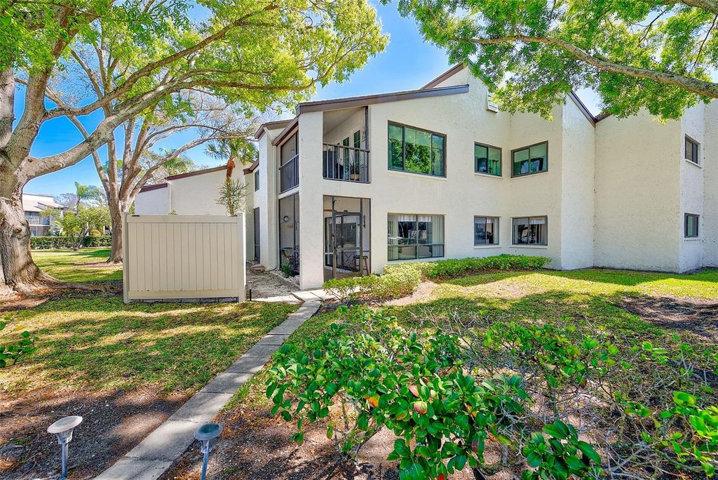 700 STARKEY ROAD 1216, Largo, FL 33771