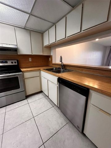 10145 NW 9th St Circle 7-505, Miami, FL 33172