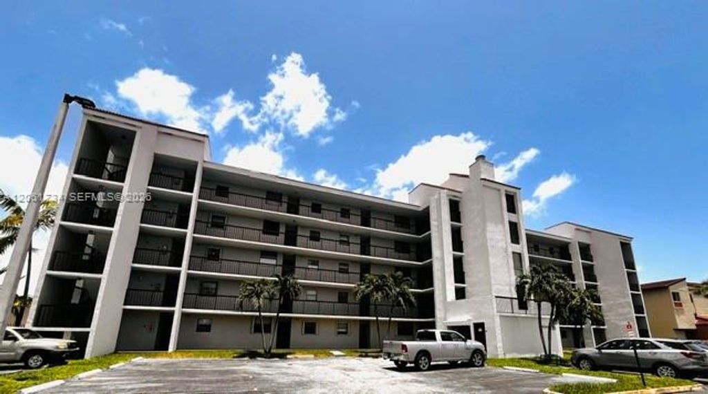 10145 NW 9th St Circle 7-505, Miami, FL 33172