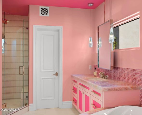 8501 N GOLF Drive, Paradise Valley, AZ 85253