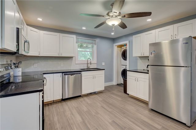 535 Ten Rod Road B, North Kingstown, RI 02852