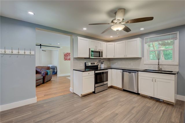 535 Ten Rod Road B, North Kingstown, RI 02852