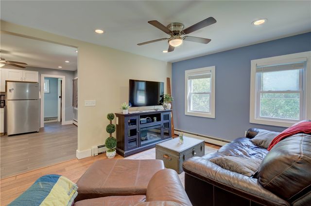 535 Ten Rod Road B, North Kingstown, RI 02852