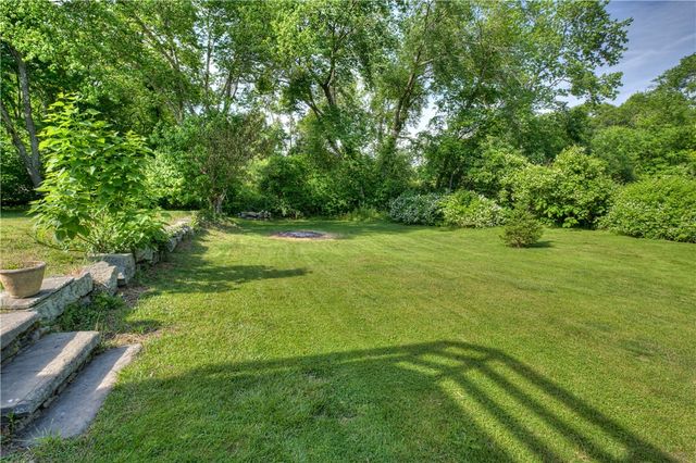 535 Ten Rod Road B, North Kingstown, RI 02852