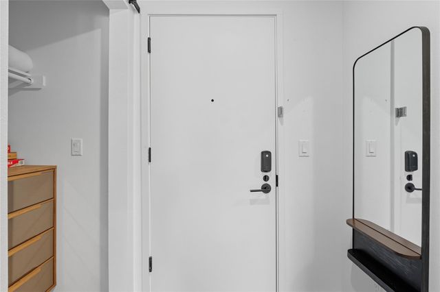 49 Navasota ST 205, Austin, TX 78702