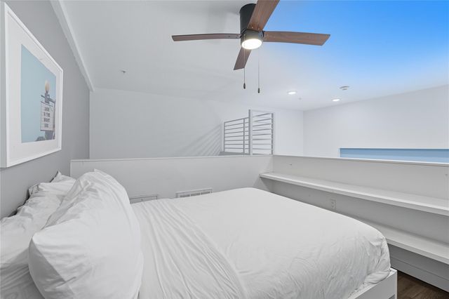 49 Navasota ST 205, Austin, TX 78702