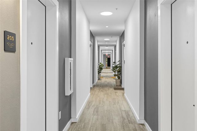 49 Navasota ST 205, Austin, TX 78702