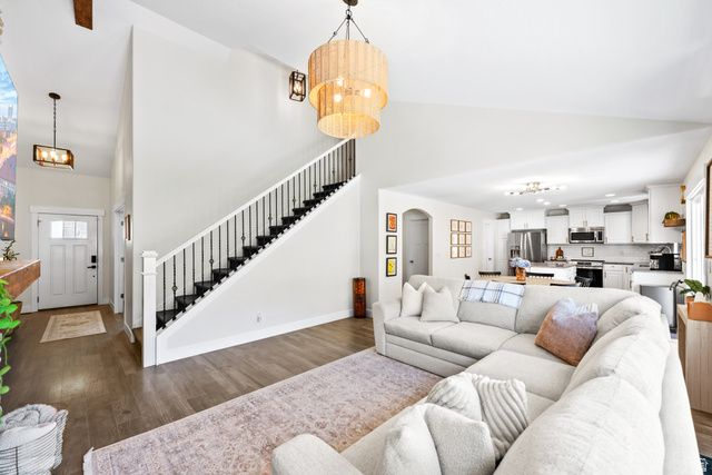 528 W AUTUMN HILLS BLVD, Lehi, UT 84048