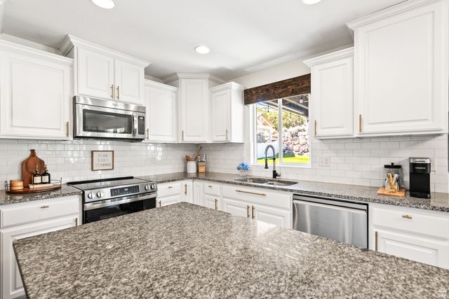 528 W AUTUMN HILLS BLVD, Lehi, UT 84048