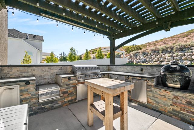 528 W AUTUMN HILLS BLVD, Lehi, UT 84048