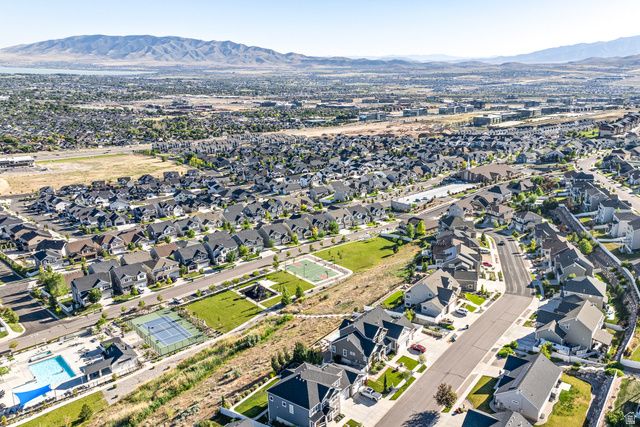 528 W AUTUMN HILLS BLVD, Lehi, UT 84048