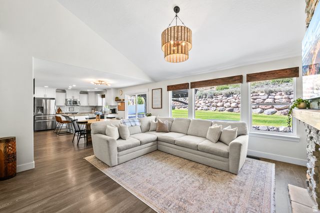 528 W AUTUMN HILLS BLVD, Lehi, UT 84048