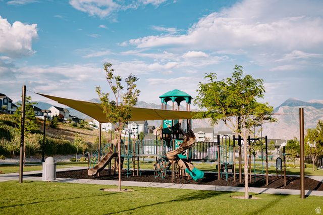 528 W AUTUMN HILLS BLVD, Lehi, UT 84048
