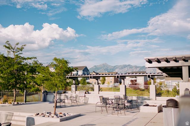 528 W AUTUMN HILLS BLVD, Lehi, UT 84048