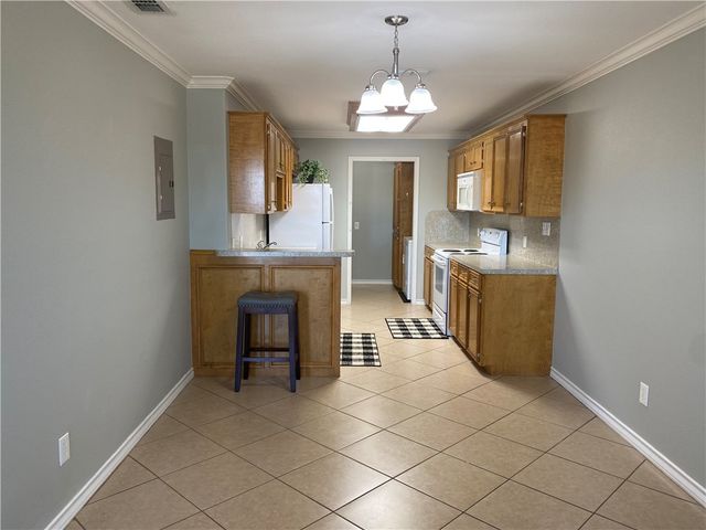 5237 Williams Dr 2, Corpus Christi, TX 78411