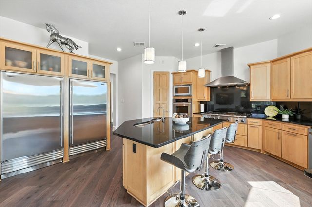 811 Noble Champions Way, Bartonville, TX 76226