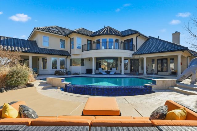 811 Noble Champions Way, Bartonville, TX 76226