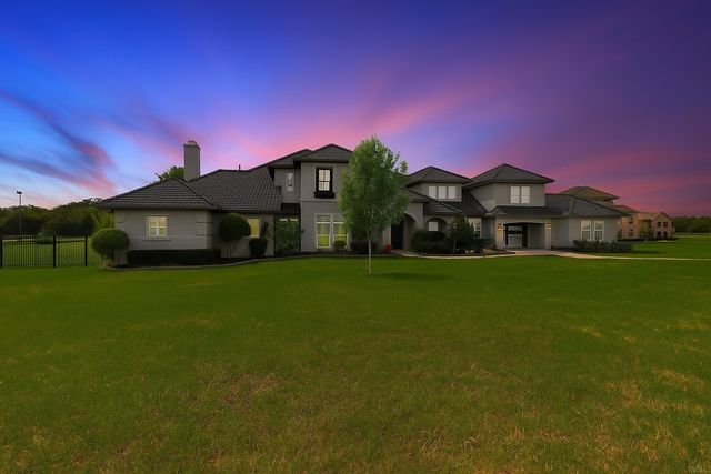 811 Noble Champions Way, Bartonville, TX 76226