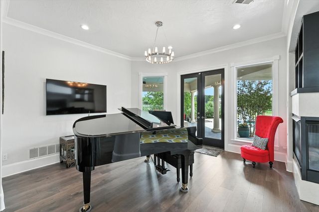 811 Noble Champions Way, Bartonville, TX 76226