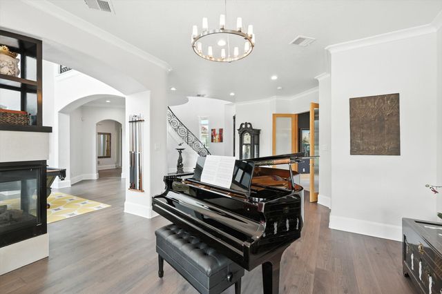 811 Noble Champions Way, Bartonville, TX 76226