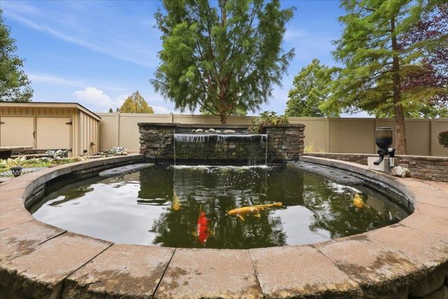 804 S Shelley Lake Ln, Veradale, WA 99037