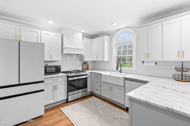 3205 Springstead Cir, Louisville, KY 40241