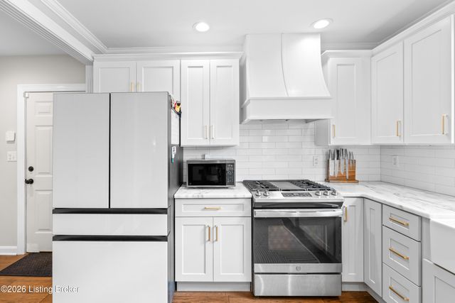 3205 Springstead Cir, Louisville, KY 40241