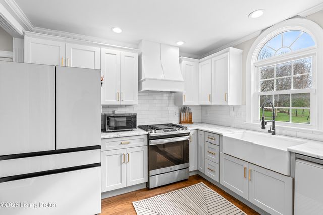 3205 Springstead Cir, Louisville, KY 40241