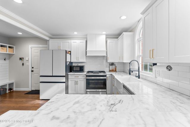 3205 Springstead Cir, Louisville, KY 40241