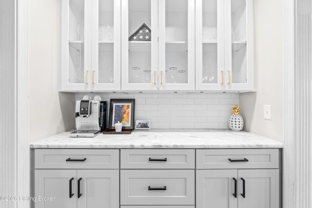 3205 Springstead Cir, Louisville, KY 40241