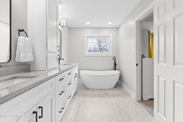 3205 Springstead Cir, Louisville, KY 40241