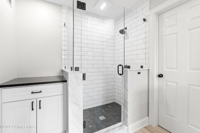 3205 Springstead Cir, Louisville, KY 40241