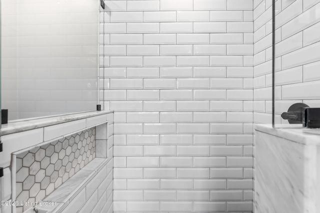 3205 Springstead Cir, Louisville, KY 40241