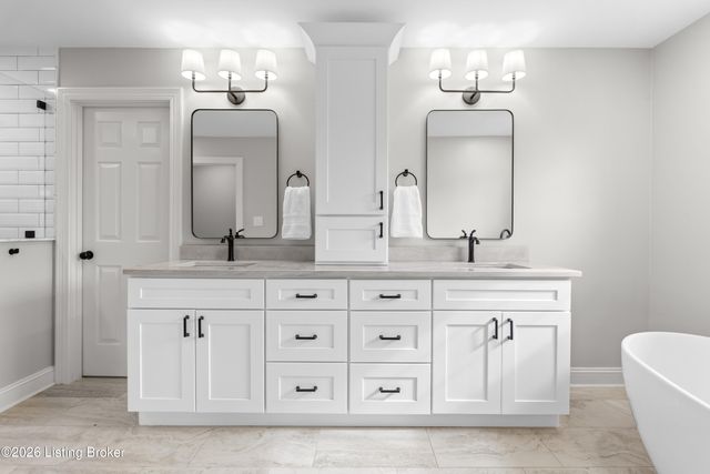 3205 Springstead Cir, Louisville, KY 40241