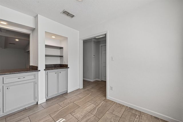 11811 Beverly Drive, Houston, TX 77065