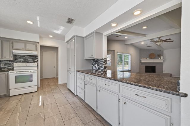 11811 Beverly Drive, Houston, TX 77065