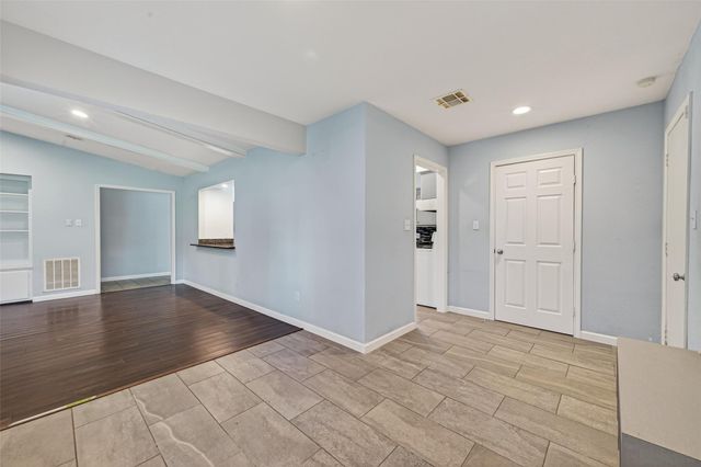 11811 Beverly Drive, Houston, TX 77065