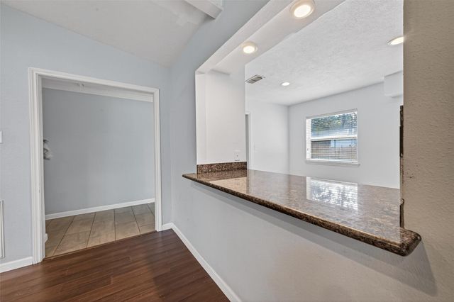 11811 Beverly Drive, Houston, TX 77065