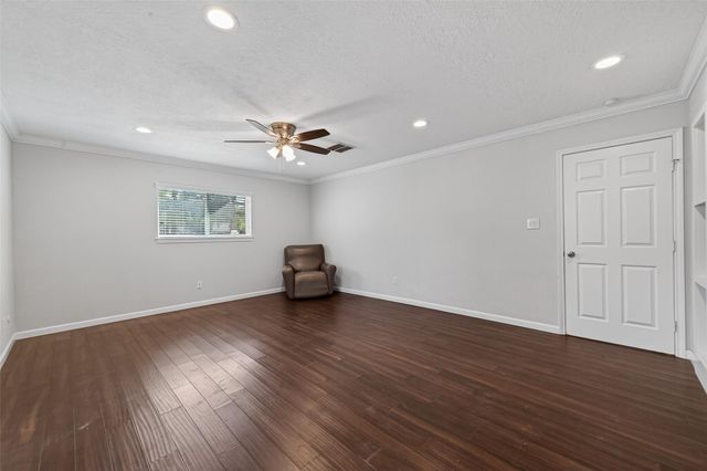 11811 Beverly Drive, Houston, TX 77065